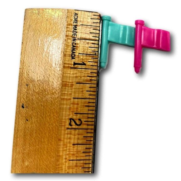 Vintage Polly Pocket Dolls Lot 2 Flags from Magical Mansion Unused - Picture 3 of 3